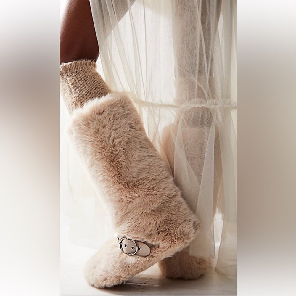JEFFREY CAMPBELL FLUFFED UP BOOTS FOR WOMEN Size 7 Ivory - Picture 2 of 8